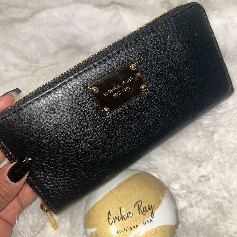 Michael Kors Black Long Zippy Wallet‎